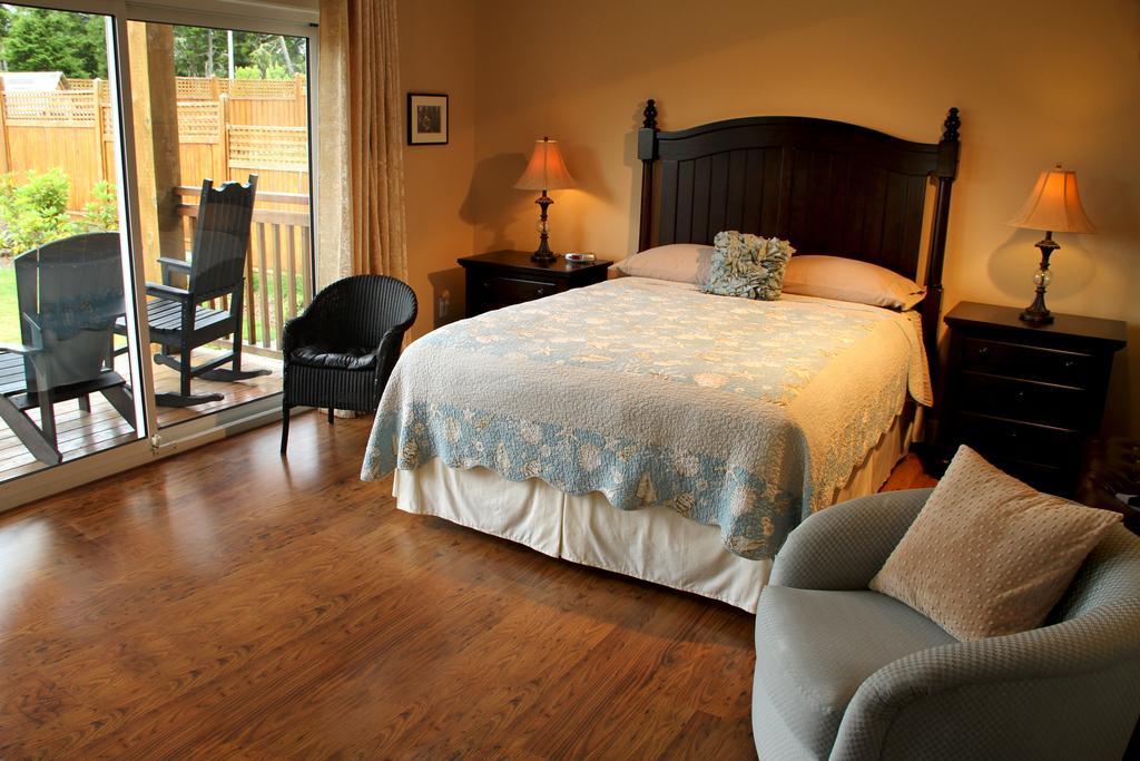 Ocean Mist Guesthouse Ucluelet Rom bilde